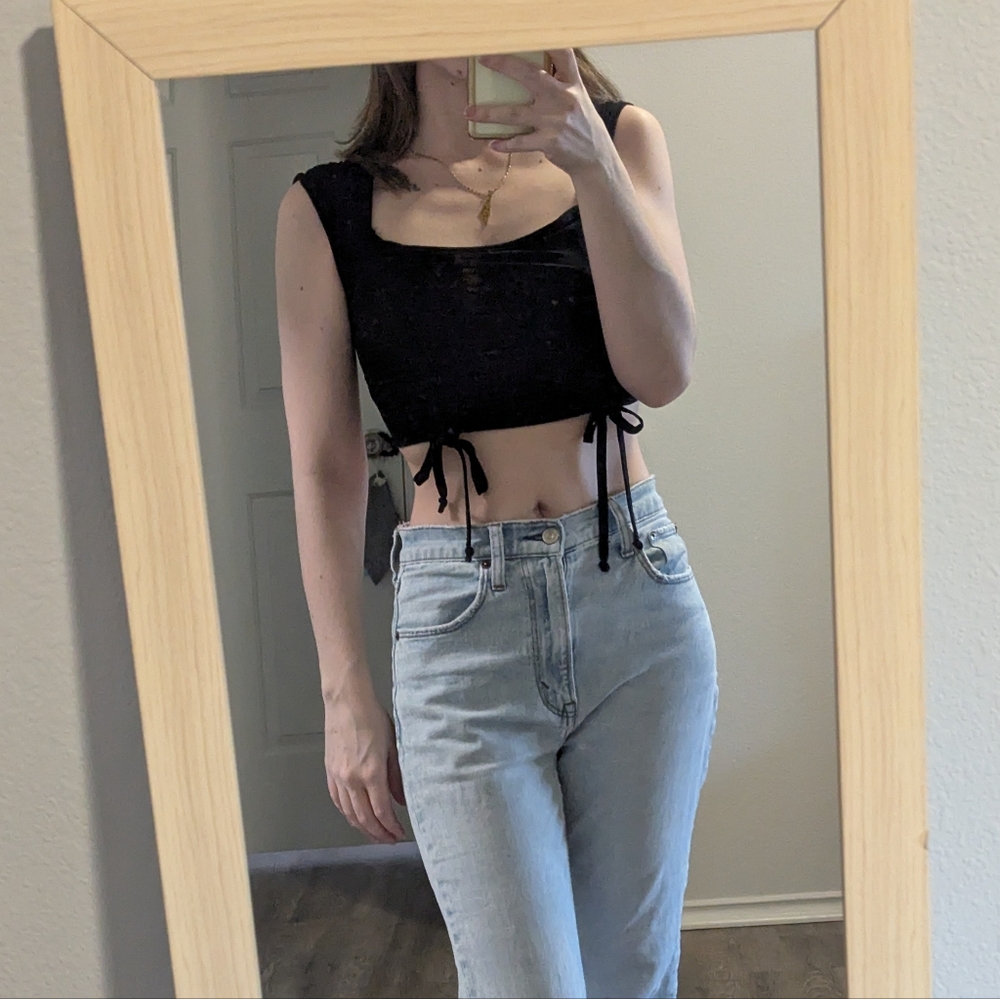 PrettyLittleThing Black Tie-Side Crop Top